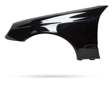 Araba servisinde satılık ya da değiştirilmek üzere bir fotoğraf stüdyosunun beyaz arka planında siyah metalik çamurluk. Otomatik ayrıştırmada çamur koruması ya da cesedi pislikten koruyacak bir cihaz..