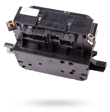 Klima kontrol paneline yakın çekim, atölyedeki klimaya yakıt ikmali. Yedek parça kataloğu.