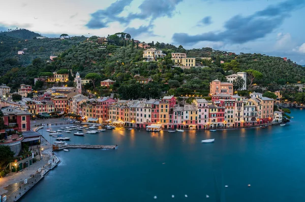 Pohled Staré Město Portofino Osvětlené Soumraku Světově Proslulá Starobylá Námořní — Stock fotografie