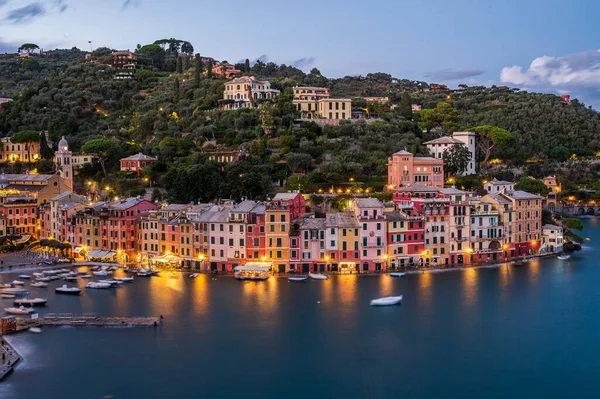 Widok Stare Miasto Portofino Oświetlone Zmierzchu Światowej Sławy Starożytnej Miejscowości — Zdjęcie stockowe