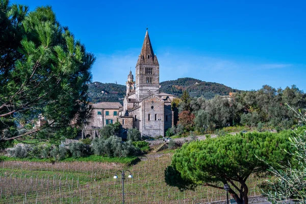 Oude Basiliek Gewijd Aan Familie Fieschi Gelegen Ligurië — Stockfoto