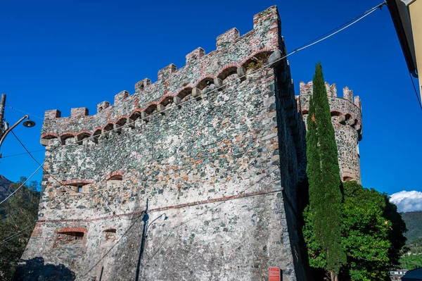 意大利Riviera河畔Levanto村的中世纪城堡 — 图库照片