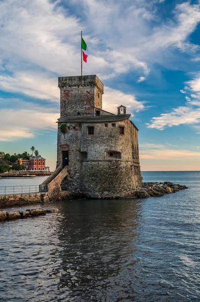 Starożytny Zamek Zbudowany Nad Zatoką Rapallo Riwierze Włoskiej — Zdjęcie stockowe