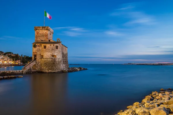 Древний Замок Построенный Заливе Рапалло Итальянской Ривьере — стоковое фото