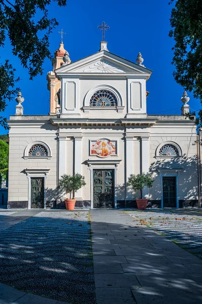 Kostel Ambrogia Kopcích Zoagli Italské Riviéře — Stock fotografie