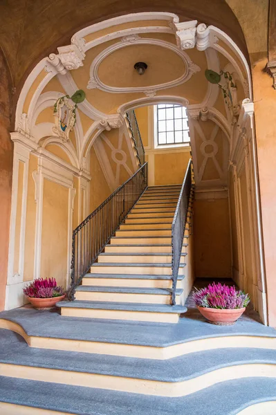 Barokowe Schody Religijnym Budynku Acqui Terme Piemoncie — Zdjęcie stockowe