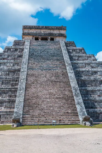 Świątynia Zwana Również Castillo Symbol Chichen Itza Jednego Światowego Dziedzictwa — Zdjęcie stockowe