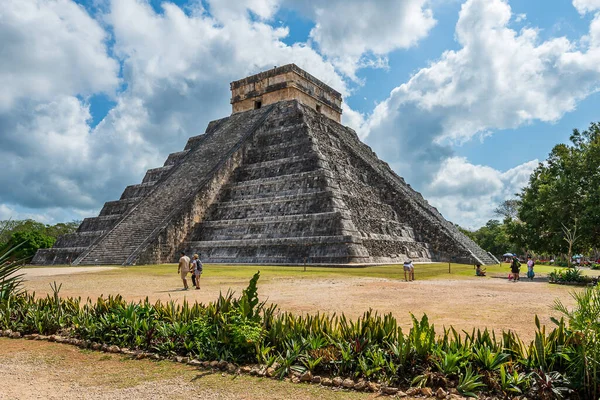 Templo También Llamado Castillo Símbolo Chichén Itzá Uno Los Patrimonio Imagen De Stock