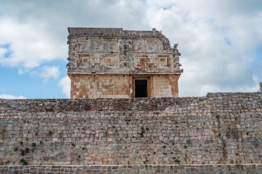 Maya Binası, Meksika, Yucatan 'daki Unesco Dünya Miras Alanı' ndaki Gorvernor Sarayı 'ndan aradı.