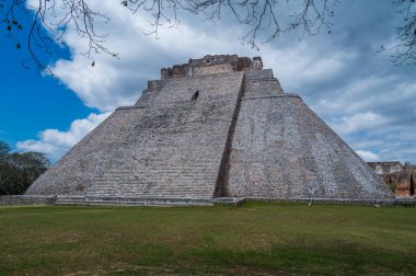 Maya Piramidi, Meksika, Yucatan 'daki Unesco Dünya Mirası Alanındaki Sihirbaz' ı aradı.