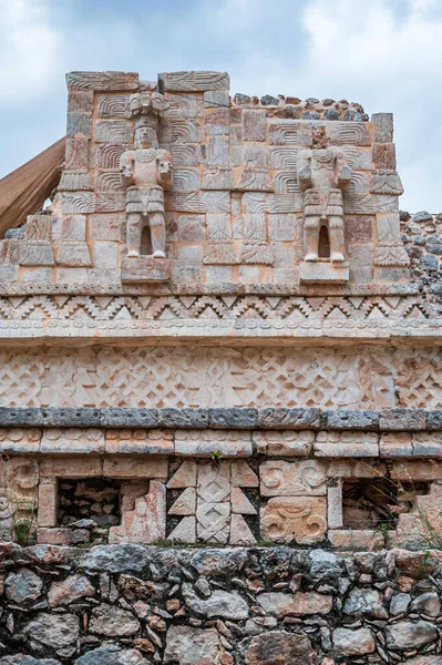 Kabah Yucatan Meksika Arkeolojik Sahasında Antik Maya Heykeli Inşa Heykeli — Stok fotoğraf