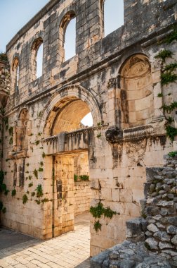Diocletian Sarayı 'ndaki Antik Roma Kapısı