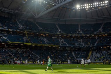SOLNA, SWEDEN - 16 Nisan 2023: Solna 'daki Friends Arena' da AIK-Hammarby IF maçından önce ısınma turu. Nihai sonuç 2-0