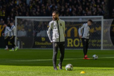 SOLNA, SWEDEN - 16 Nisan 2023: Solna 'daki Friends Arena' da AIK-Hammarby IF maçından önce ısınma turu. Nihai sonuç 2-0