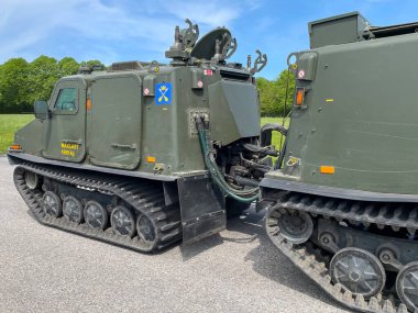 STOCKHOLM, SWEDEN - 27 Mayıs 2023: BV 206 208, İsveç Ordusu 500 yıl, Stockholm 'deki Gardet' de eski ve yeni ekipmanların halka sergilenmesi.