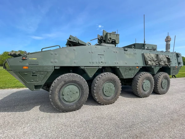 斯托克霍姆 Sweden May 2023 Patria Amv 瑞典陆军500年 在斯德哥尔摩加泰特公开展示新旧装备 图库图片