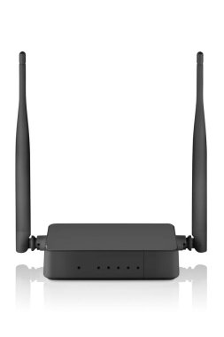 İki anten izole edilmiş siyah kablosuz yönlendiricinin ön görüntüsü 