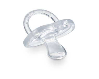 Basit şeffaf silikon bebek emziği, beyaz üzerine izole edilmiş.