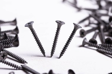 Metal, Paslanmaz Çelik Kendinden Geçme Vidaları beyaz arkaplanda