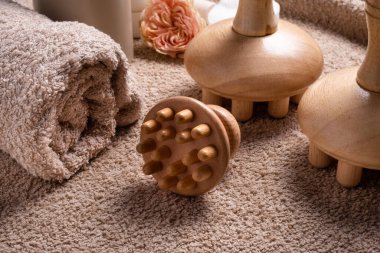 Odun Terapisi Masaj Aletleri, Maderoterapi, Mantar Masası