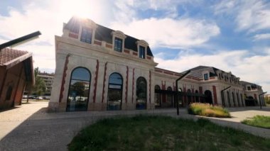 Burgos, İspanya 'daki eski tren istasyonu. Yüksek kalite 4k görüntü