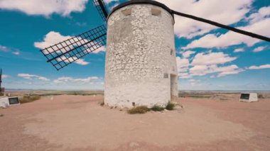Don Kişot Değirmenleri, Consuegra, Toledo, İspanya. Yüksek kalite 4k görüntü
