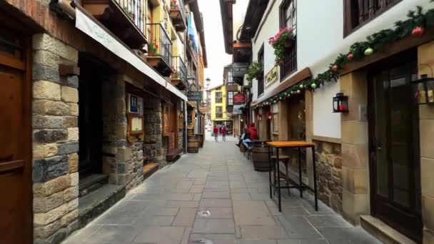 Potes Spain December 2022 Urban Scene Cantabrian Town Potes Picos — Vídeo de stock
