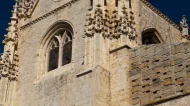 Palencia Katedrali 'ni kapatın. İspanya, Kastilya ve Leon 'da Gotik stilin tarihi sanat eseri. Yüksek kalite 4k görüntü