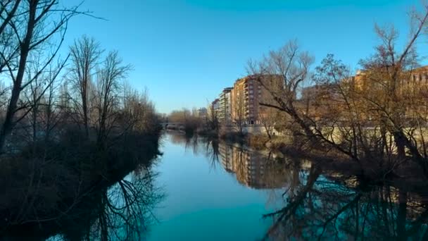 Carrion Nehri Palencia Şehri Kastilya Leon Spanya Yüksek Kalite Görüntü — Stok video