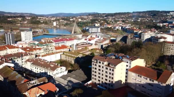 Pemandangan Kota Pontevedra Dengan Bangunan Apartemen Modern Dan Teluk Laut — Stok Video