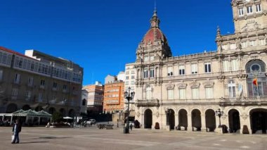 La Coruna, İspanya - 9 Şubat 2023: Belediye Binası, Plaza de Maria Pita, A Coruna, Galiçya, İspanya. Yüksek kalite 4k görüntü