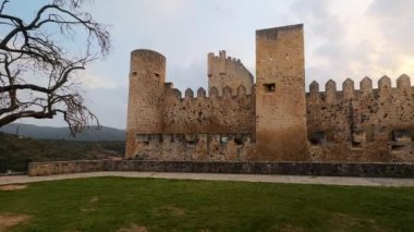 Frias Kalesi, Burgos, Castilla y Leon, İspanya. Yüksek kalite 4k görüntü