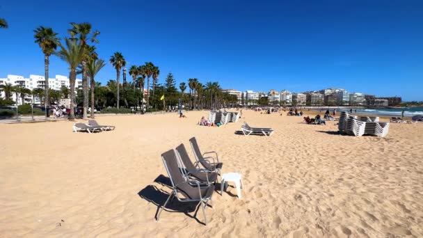 西班牙萨卢 2023年4月8日 西班牙加泰罗尼亚科斯塔多拉达萨卢海滩的游客 高质量的4K镜头 — 图库视频影像