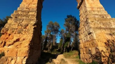 Tarragona, İspanya 'da Roma su kemeri. Yüksek kalite 4k görüntü