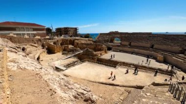 Tarragona, İspanya 'da antik Roma amfitiyatrosu. Yüksek kalite 4k görüntü.