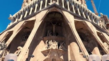 Barcelona, İspanya 'daki Sagrada Aile Katedrali cephesi. Yüksek kalite 4k görüntü