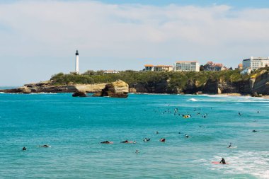 Biarritz 'in sahil manzarası ve kıyı şeridi, Fransa' nın ünlü turistik beldesi. Yüksek kalite fotoğrafçılık.