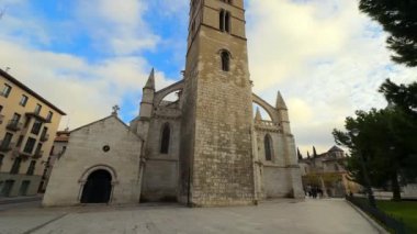 Valladolid, İspanya 'daki Santa Maria La Antigua Kilisesi. Yüksek kalite 4k görüntü