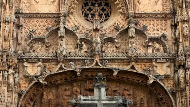 スペインのバラドリッドにあるサン パブロ教会 ファサードは ヨーロッパのプラテレスク建築の最高の例の1つです 高品質の4K映像 — ストック動画