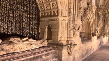 Burgos, Kastilya ve Leon, İspanya 'daki San Salvador de Ona Benedikt Manastırı' nın gotik manastırı. Yüksek kalite 4k görüntü