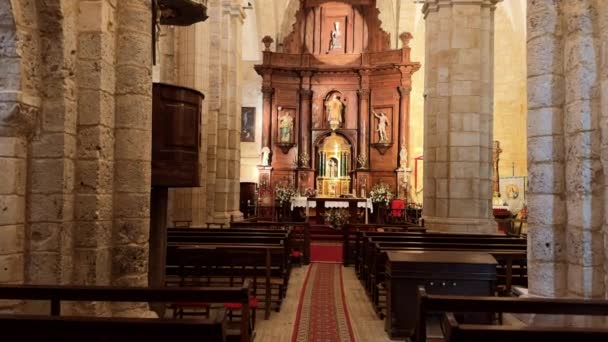 弗里斯兰 Frias 2023年10月5日 西班牙布尔戈斯 圣维森特马尔蒂尔教堂 San Vicente Martir Church 的内部 — 图库视频影像