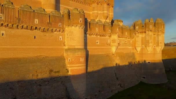 古柯尔城堡 Coca Castle 是一座建于15世纪的防御工事 位于西班牙卡斯蒂利亚和里昂的古柯尔维亚省 高质量的4K镜头 — 图库视频影像
