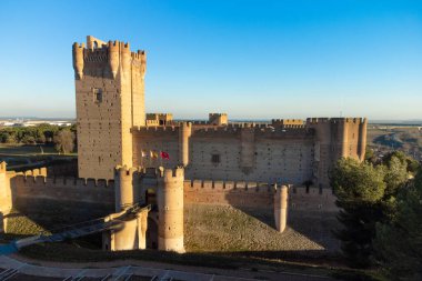 Medina del Campo, Valladolid, Castilla y Leon, İspanya 'daki La Mota Ortaçağ Kalesi' nin havadan görünüşü. Yüksek kaliteli fotoğrafçılık
