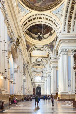 Zaragoza, İspanya - 30 Mart 2023::: İspanya 'nın Zaragoza şehrinde bulunan Katedral Bazilikası. Yüksek kalite fotoğraf