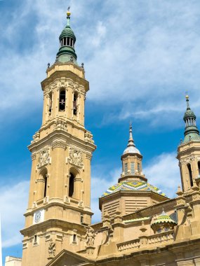 İspanya, Zaragoza 'daki El Pilar Bazilikası ve katedrali. Yüksek kalite fotoğraf
