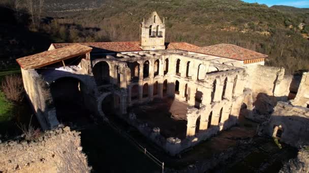Vista Aérea Das Ruínas Antigo Mosteiro Abandonado Santa Maria Rioseco — Vídeo de Stock