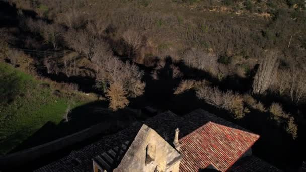 Vista Aérea Las Ruinas Antiguo Monasterio Abandonado Santa Maria Rioseco — Vídeos de Stock