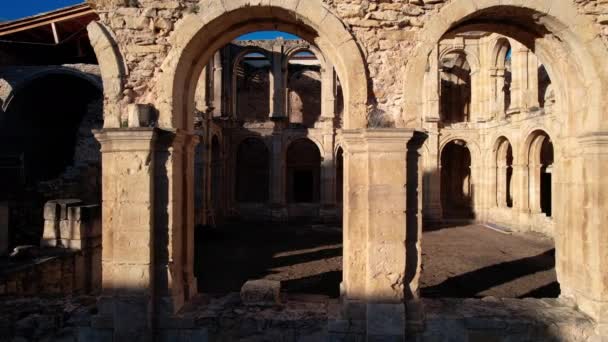 多莉拍摄了西班牙卡斯蒂利亚 里昂布尔戈斯的圣玛丽亚 德里奥塞科修道院的废墟 高质量的4K镜头 — 图库视频影像