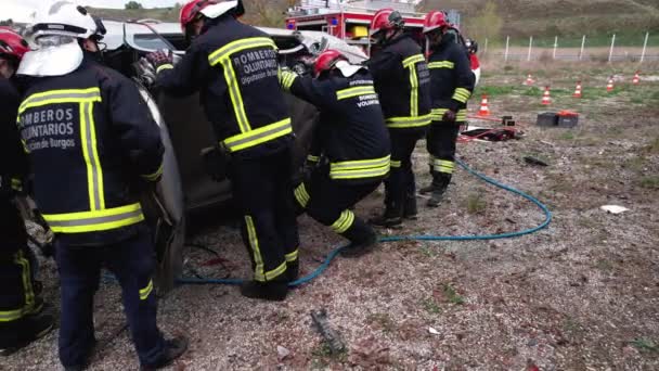 Бургос Іспанія Квітня 2023 Група Пожежників Рятувальній Операції Під Час — стокове відео