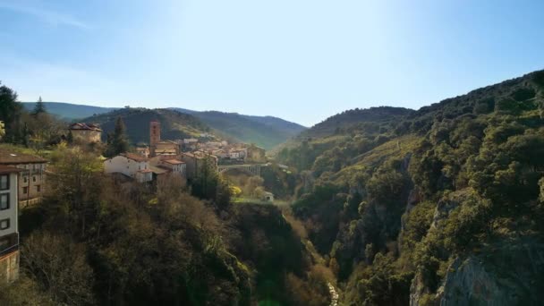 Vista Aérea Pitoresca Aldeia Ortigosa Cameros Rioja Espanha Imagens Alta — Vídeo de Stock